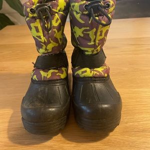 Boys snow boots